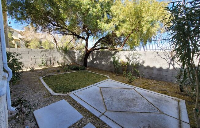 3 beds, 2.5 baths, $1,995