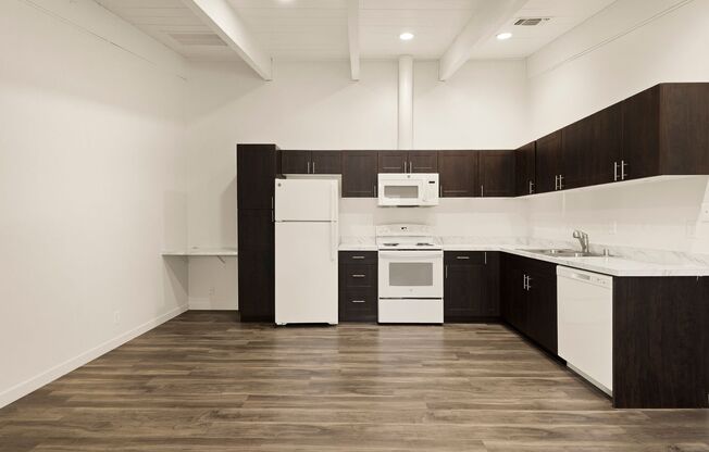 1 bed, 1 bath, 605 sqft, $1,435, Unit 036