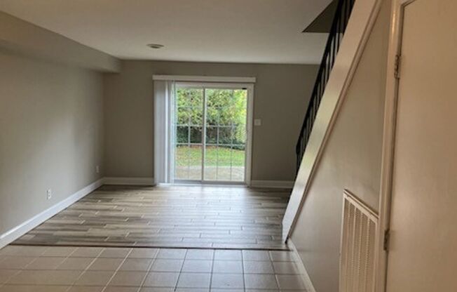 "LIMITED TIME OFFER: $200 OFF FIRST MONTH'S RENT THROUGH, DECEMBER 15, 2024!!"Impeccably renovated 2-Story, 2-Bedroom Unit with Open Floor Plan