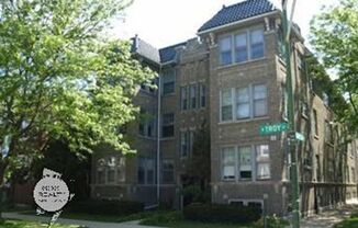 East Albany Park Apts for Rent!