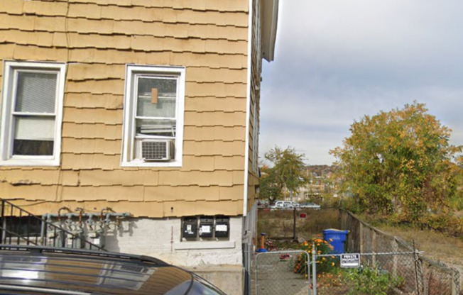 302 WASHINGTON AVE