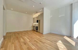 8121 20 AVE