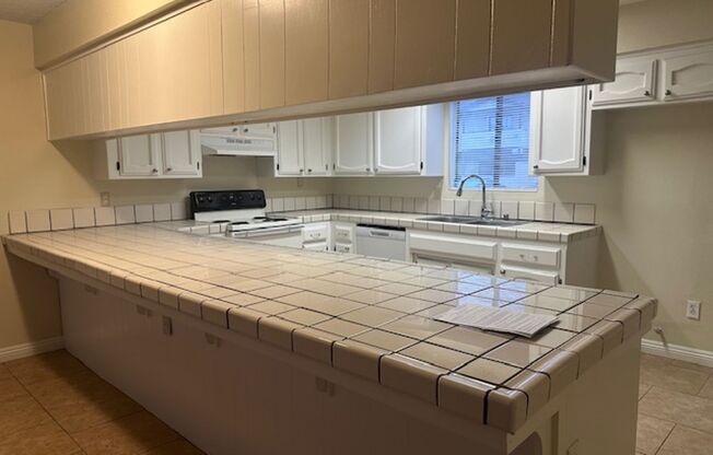 3461 S Chester Avenue