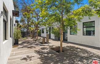 1325 Cabrillo Ave
