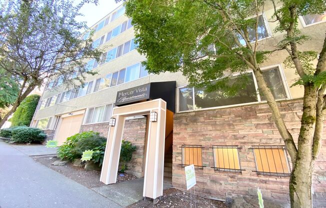 1 bed, 1 bath, 560 sqft, $1,595, Unit 102