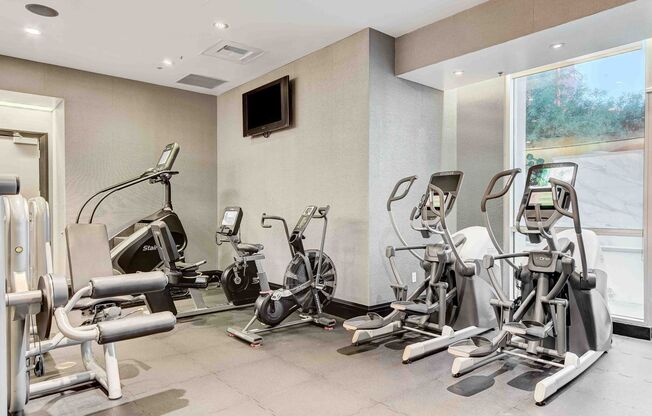 2 beds, 2 baths, $2,450, Unit # 2407
