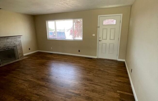 4 beds, 1 bath, $2,150