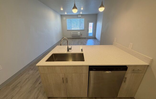 2 beds, 1 bath, 988 sqft, $1,545, Unit 101B