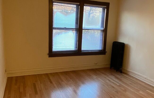 Studio, 1 bath, 320 sqft, $1,525, Unit 225-305