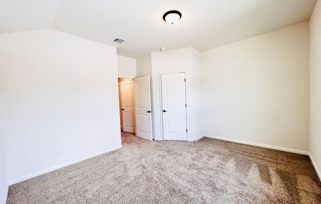 3 beds, 2.5 baths, $1,425, Unit 10318 Lynwood Village Unit 102