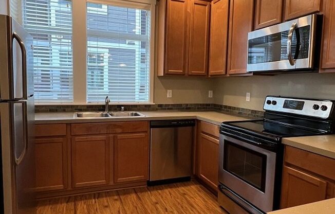 2 beds, 2.5 baths, 1,345 sqft, $2,200, Unit 1342-103