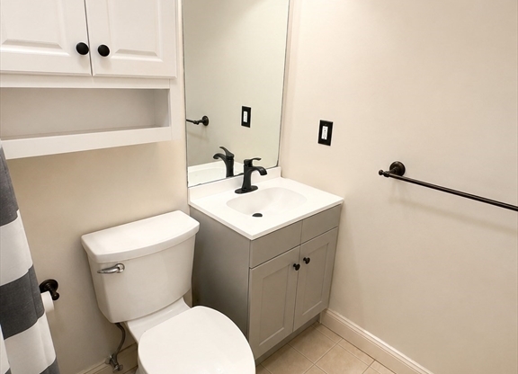 2 beds, 1 bath, 980 sqft, $2,300, Unit 3402