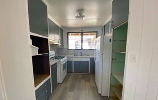 3 beds, 1 bath, $2,100