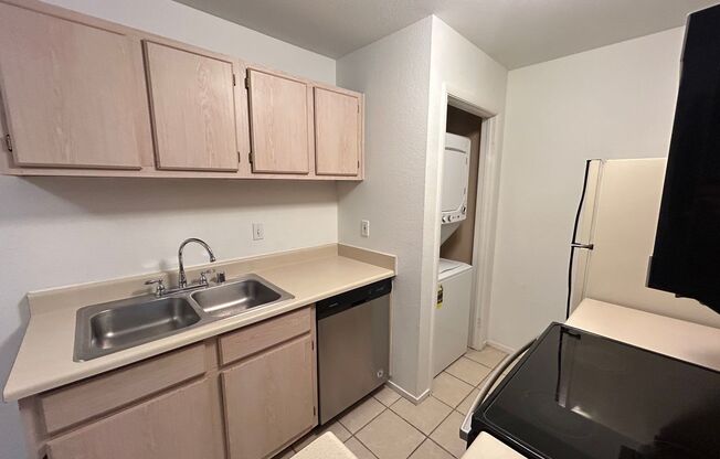1st Floor 1-Bedroom 1-Bathroom unit!