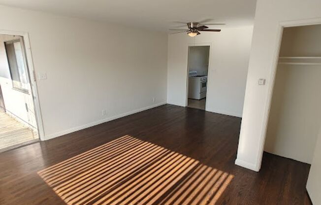 2 beds, 1 bath, 825 sqft, $2,075, Unit 6