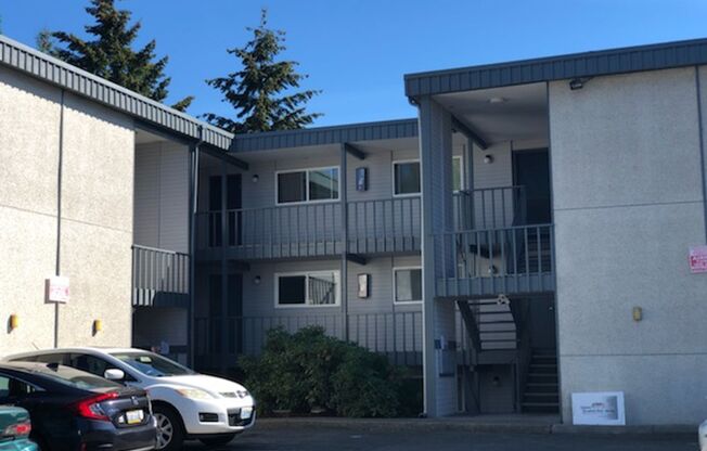 Burien Crest Apartments- 1- & 2-Bedroom Apartment Homes!