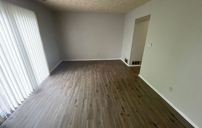 2 beds, 1.5 baths, 1,100 sqft, $895