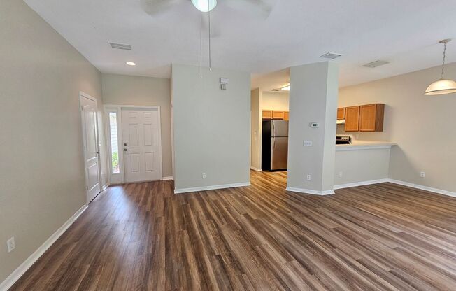 Charming 3 Bedroom townhome in gated community of Live Oak