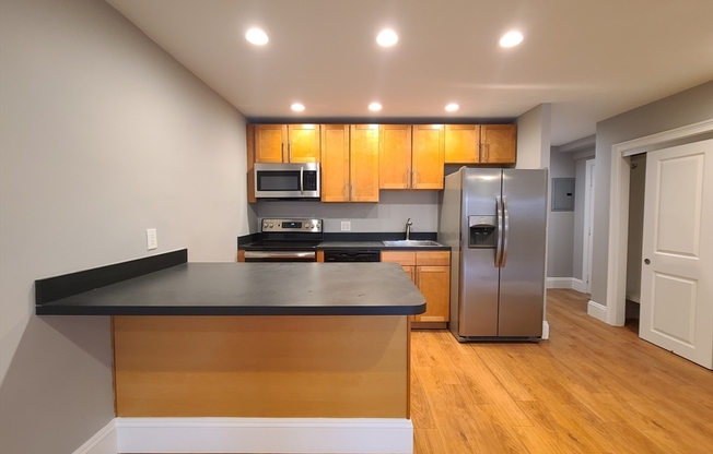 1 bed, 1 bath, 675 sqft, $2,400, Unit 2C