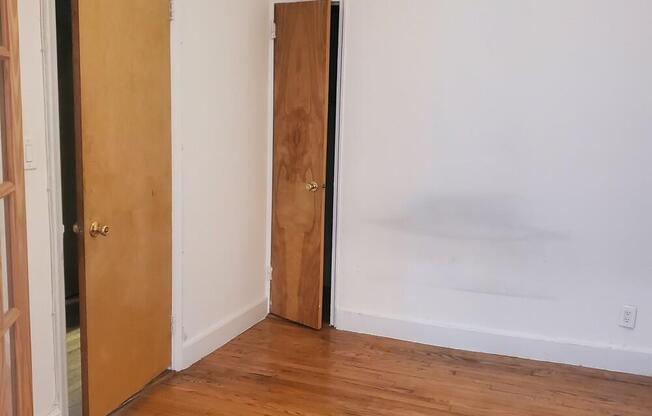 344 E 78 ST