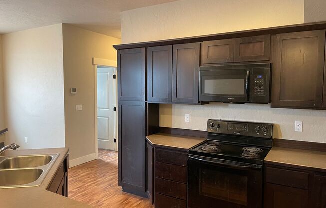 4 beds, 3.5 baths, 2,100 sqft, $2,650, Unit *97 Blackhawk (FS8) TRI-1