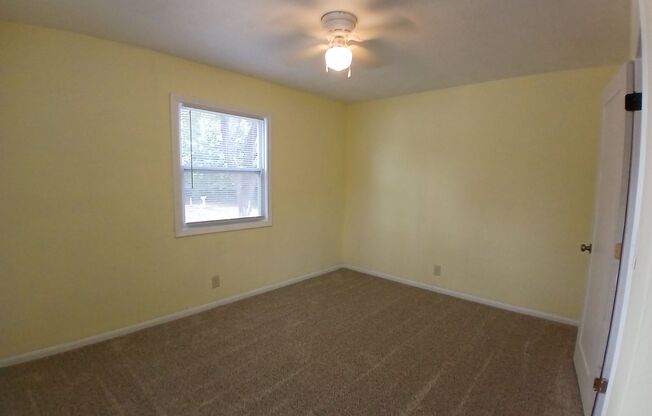 3 beds, 1 bath, $1,400