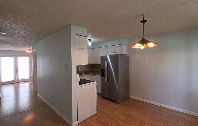 Great 3 Bedroom Townhouse In Aurora!
