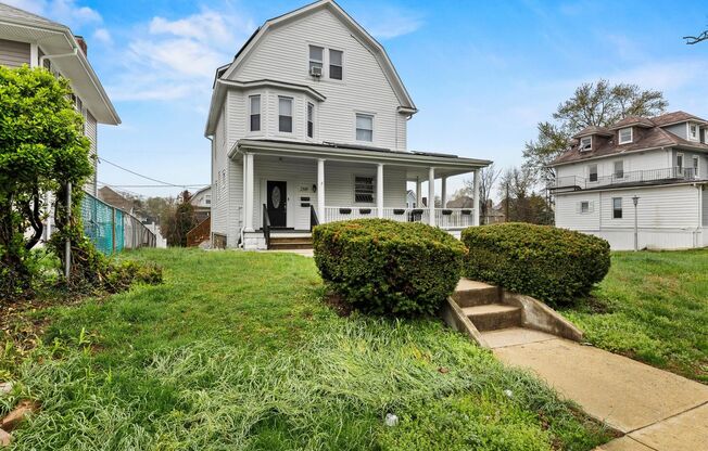 6BR / 5BA Single-Family Home | 2,663 Sq Ft | Private Driveway | Deck | $4,200/mo Spacious 6-bedroom, 5 full bathroom single-family home offering over 2,600 sq ft of living space in a convenient Baltimore location with excellent access to major commut