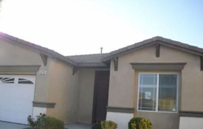 Beautiful 3 Bed/2 Bath cul-de-sac Home In Victorville!