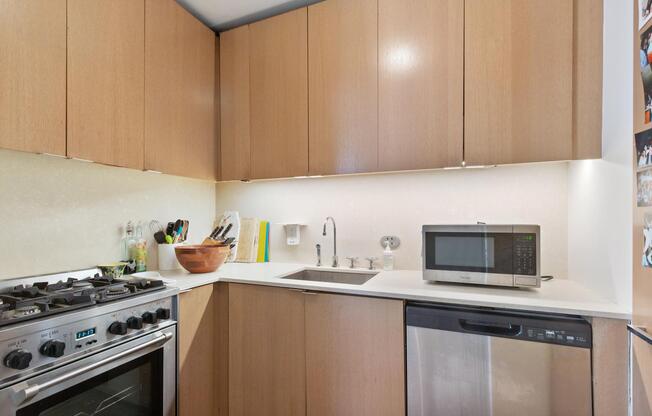 Studio, 1 bath, 615 sqft, $3,995, Unit 6F