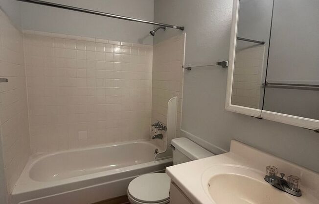 2 beds, 1 bath, $1,495