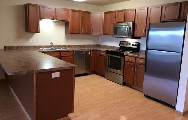 2 beds, 2 baths, 890 sqft, $1,230, Unit 5100-102