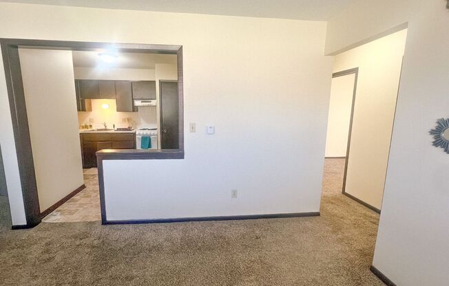 Studio, 1 bath, 550 sqft, $650, Unit 1912 Casady Drive Unit 10