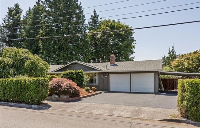 Beautifully Remodeled 3 Bed 2 Bath Kirkland Home w/ Stunning Amenities!