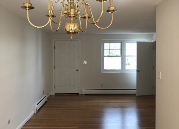 83 EMERSON GDNS RD