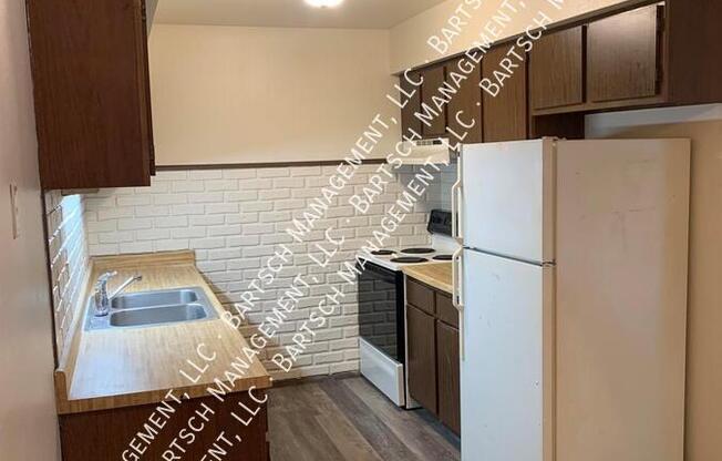 4325 N 104 ST
