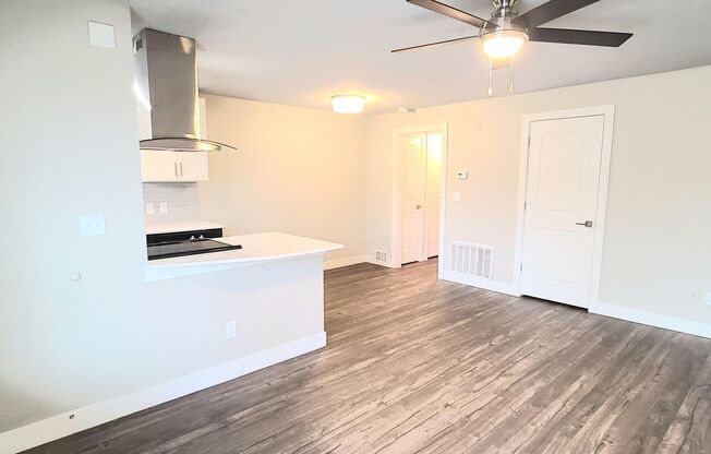 1 bed, 1 bath, 610 sqft, $1,195, Unit 01