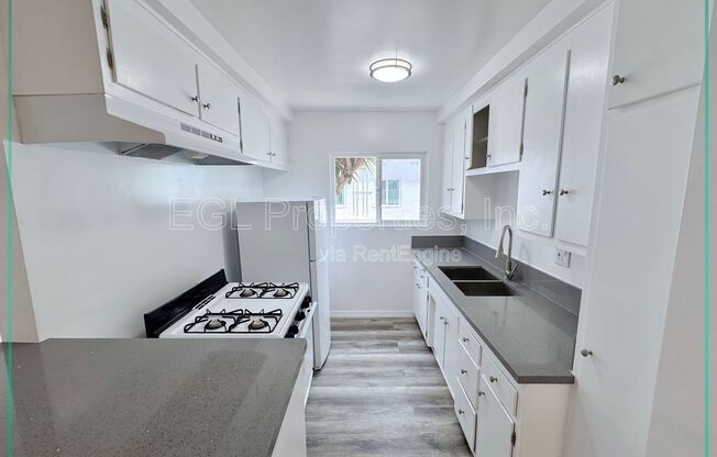 1006 N. Orange Grove Avenue