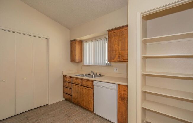 2 beds, 2 baths, 1,200 sqft, $1,755, Unit G1054