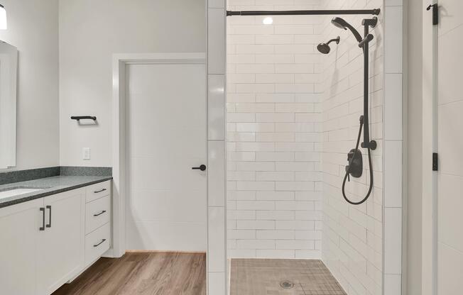 MATTE BLACK BATH FIXTURES