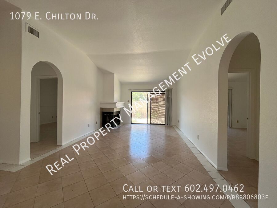 1079 E CHILTON DR