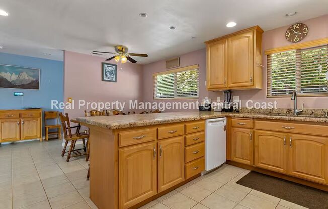 3 beds, 2 baths, $3,250