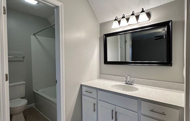 2 beds, 2 baths, 1,350 sqft, $1,525, Unit 26