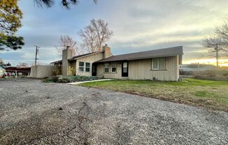 500/502 Conway Pl*