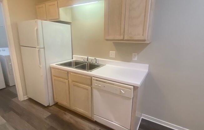 1 bed, 1 bath, 660 sqft, $600, Unit Unit # 67