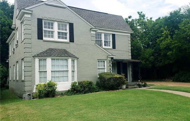 Spacious Lower Greenville Duplex - 3 Bedrooms!
