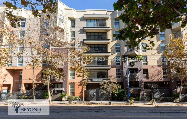 ***HEART OF EAST VILLAGE! STUNNING 2BEDS 2BTH CONDO! PRIVATE PATIO! AC! PETS OKAY!!***