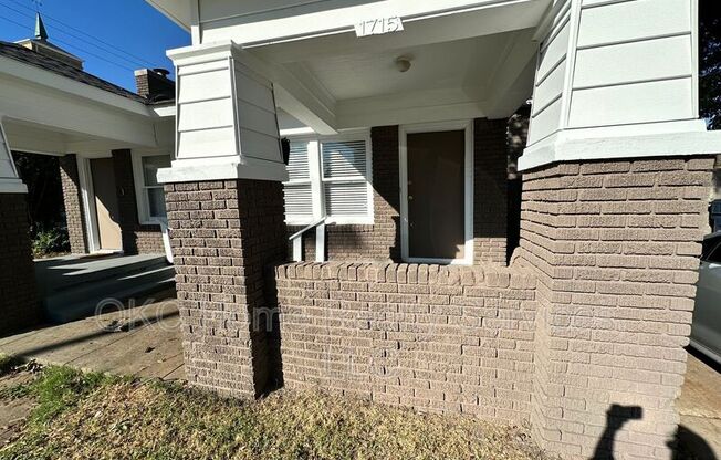 1715 N Villa Ave