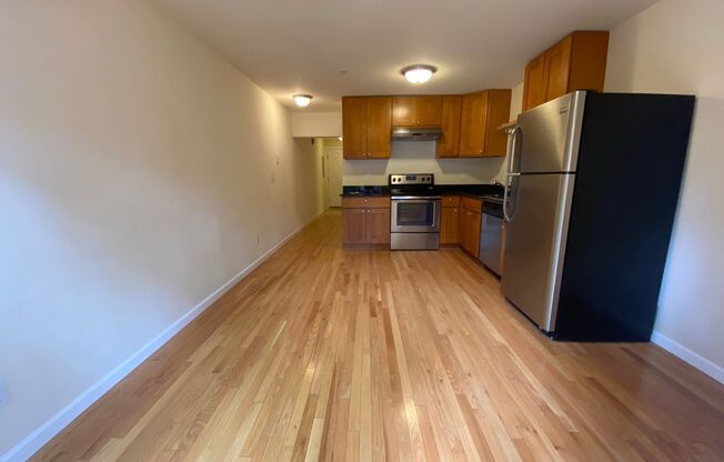 Studio, 1 bath, 500 sqft, $1,450, Unit B4