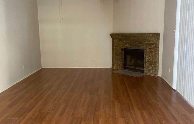 Spacious 2 Bed, 2.5 Bath Townhome – Prime Location off Airline & Holly